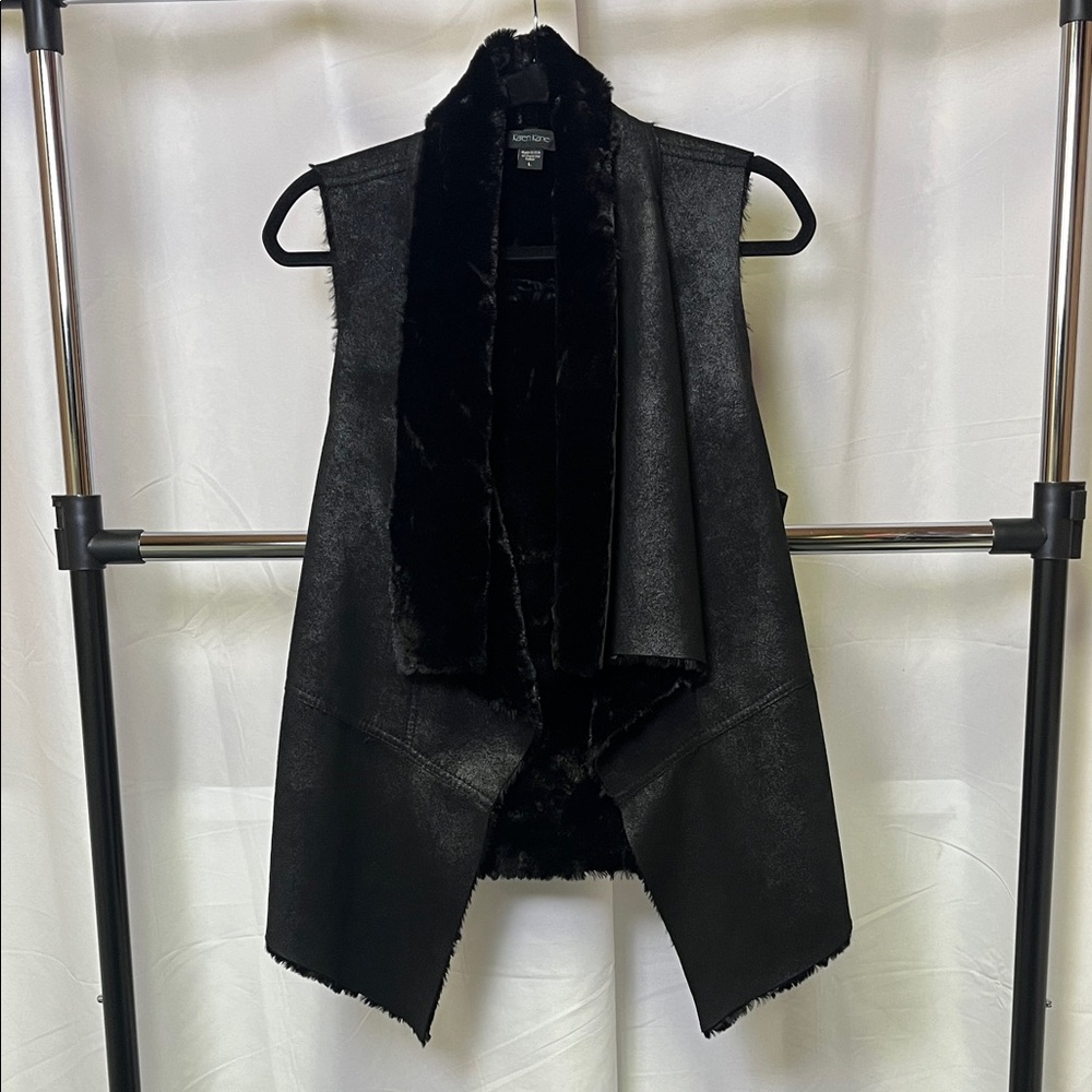Karen Kane women’s Drape Front Faux Fur Vest Black large